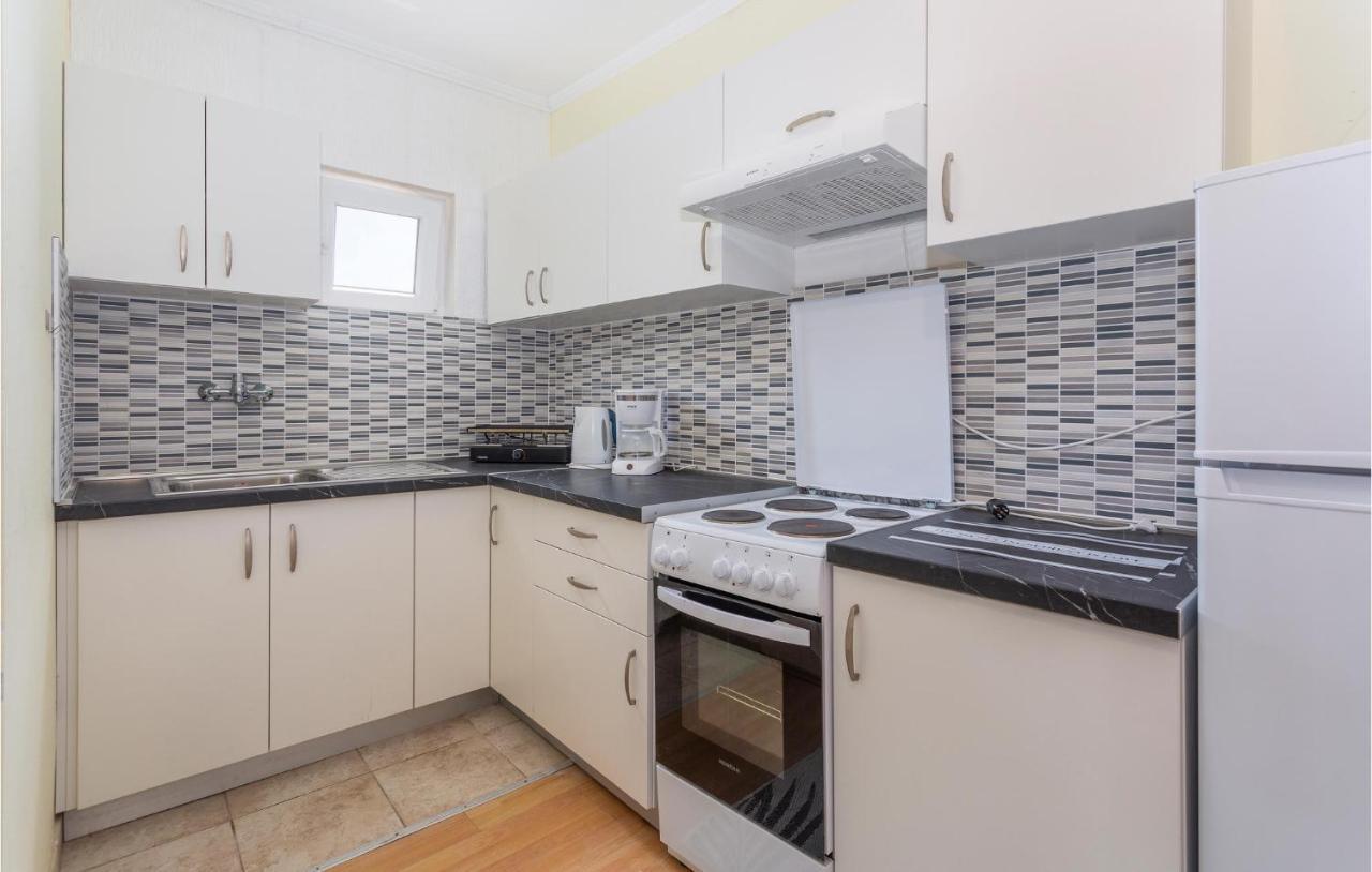 Nice Apartment In Stara Baska 1 With Wifi Buitenkant foto
