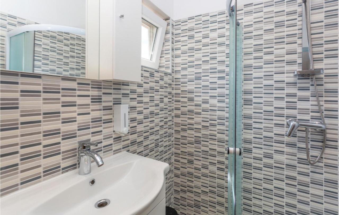 Nice Apartment In Stara Baska 1 With Wifi Buitenkant foto